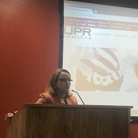 Conferencia Educación a Distancia - Decana Dra. Reyes