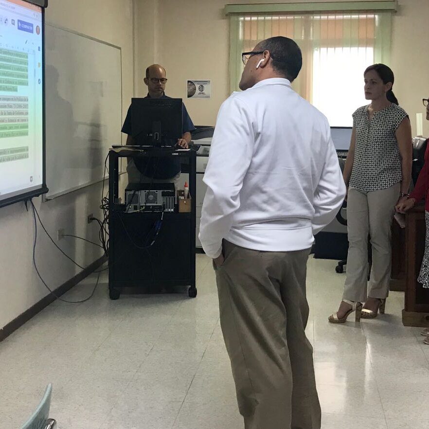 Educación a Distancia - Comité Ad Hoc de UPRH