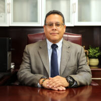 Foto del rector interino de la Universidad de Puerto Rico en Humacao. Doctor Carlos A. Galiano Quiñones