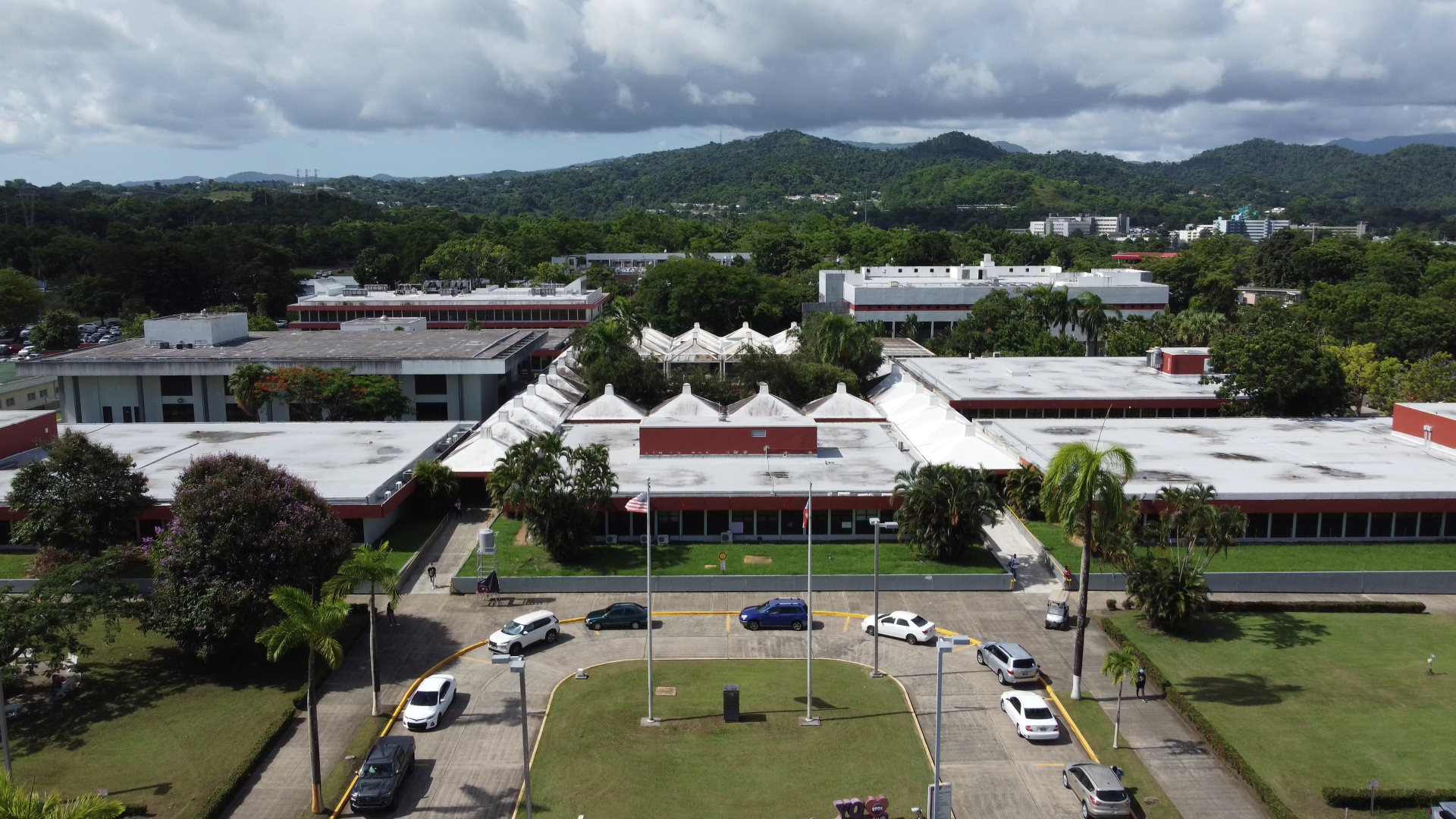 Entrada Campus UPRH 1